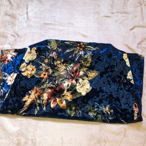 Velvet Floral Design Spaghetti Strap Dress - Picture 3 of 3